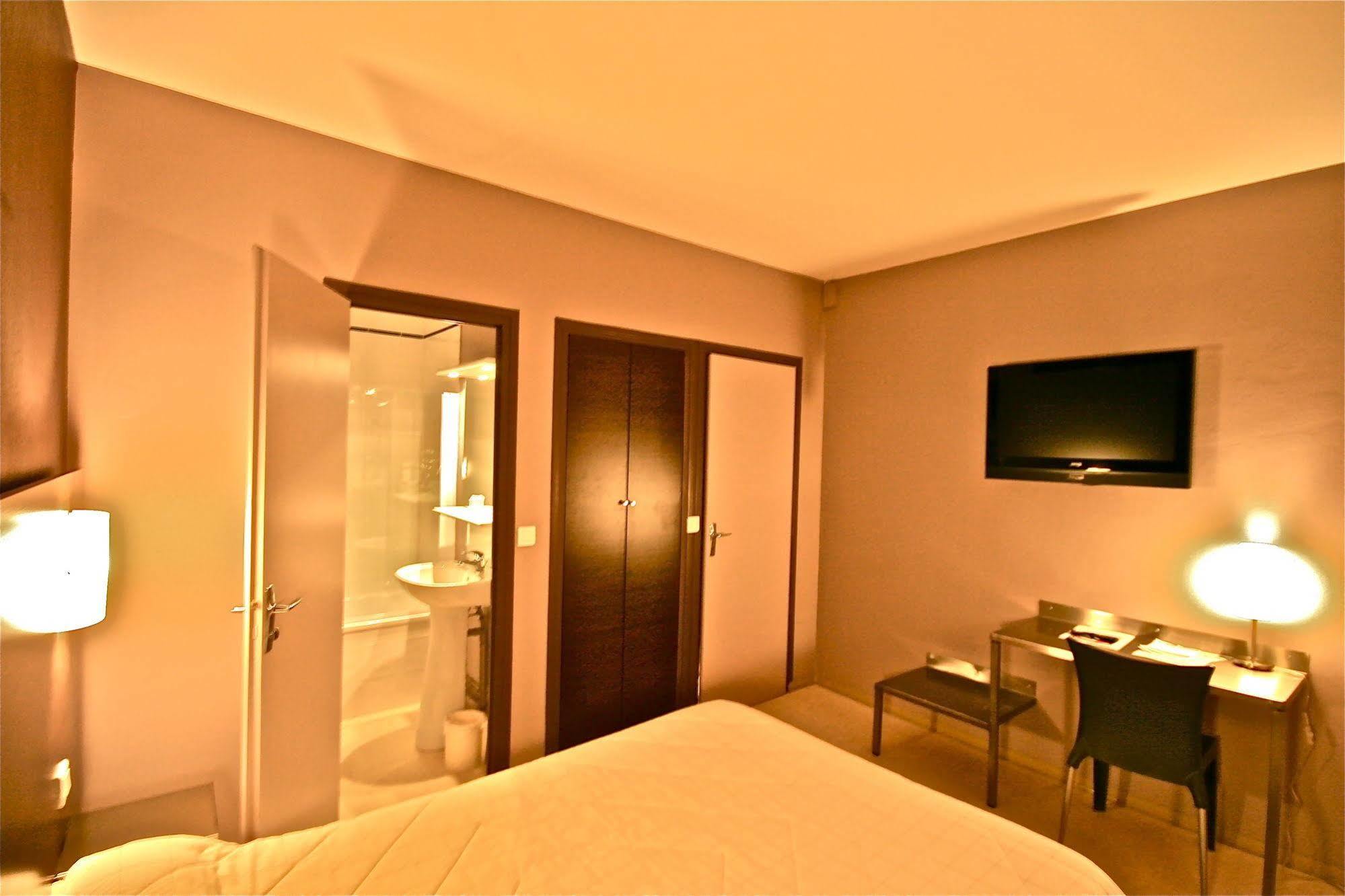 Hotel De L'Europe ปิแอร์-เบนิต ภายนอก รูปภาพ